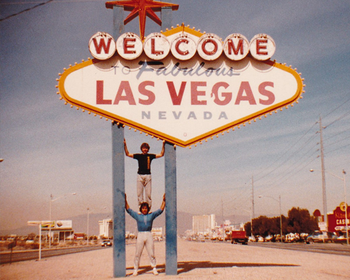 logo letters bord las vegas welcome